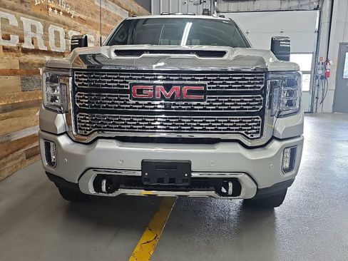 Used 2021 GMC Sierra 2500 Denali w/ Denali Ultimate Package AWD/4WD image 3