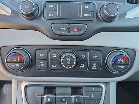 Used 2022 GMC Terrain SLT w/ Infotainment Package II image 20