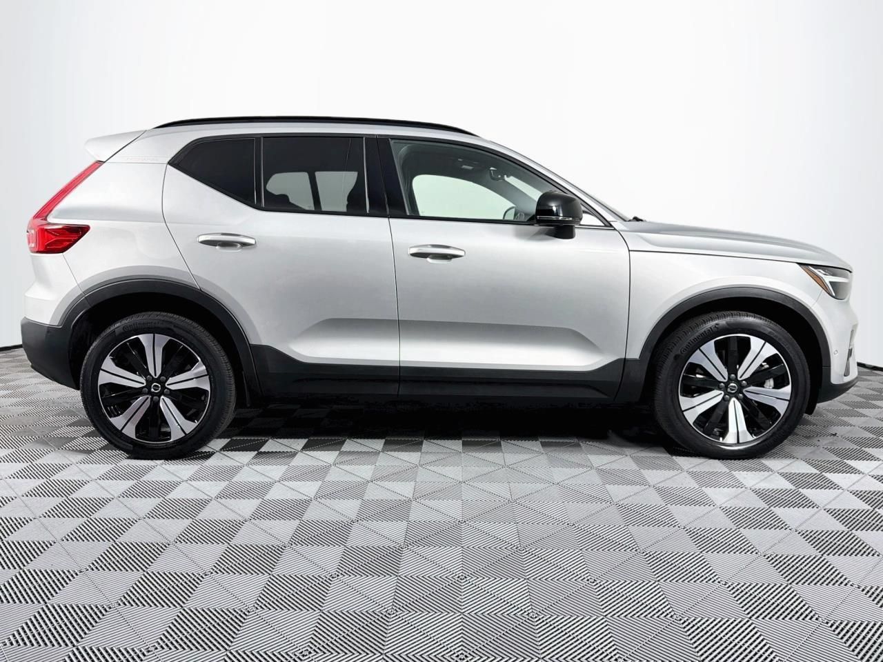 Used 2023 Volvo XC40 Recharge Plus AWD/4WD image 26