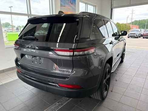 Used 2024 Jeep Grand Cherokee Limited w/ Luxury Tech Group II AWD/4WD image 6