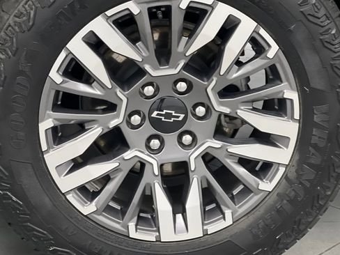 Used 2025 Chevrolet Tahoe Z71 image 68