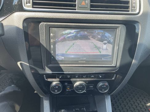 Used 2017 Volkswagen Jetta GLI FWD image 25