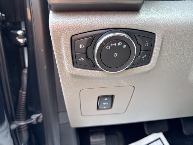 Used 2015 Ford F150 XLT w/ Equipment Group 302A Luxury AWD/4WD image 31