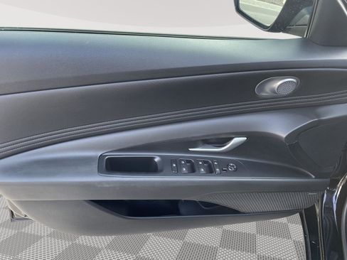 Used 2023 Hyundai Elantra Limited w/ Cargo Package image 18