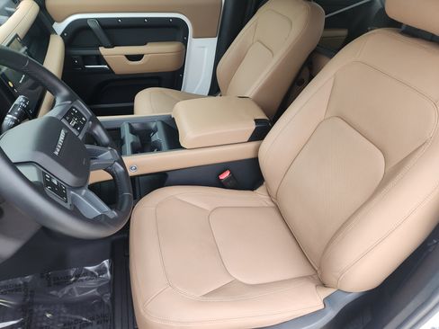 Certified 2025 Land Rover Defender 90 S image 16