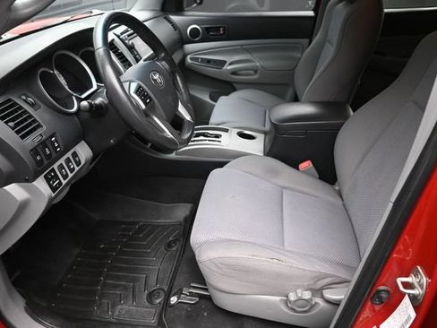Used 2013 Toyota Tacoma 4x4 Double Cab w/ TRD Off-Road Pkg image 10