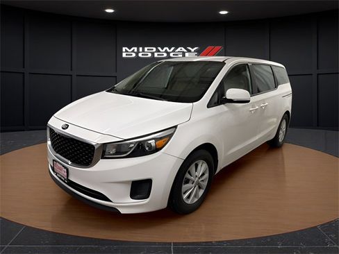 Used 2018 Kia Sedona LX image 2