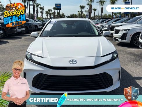 Used 2025 Toyota Camry LE FWD image 3