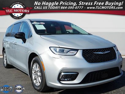 Used 2024 Chrysler Pacifica Touring-L