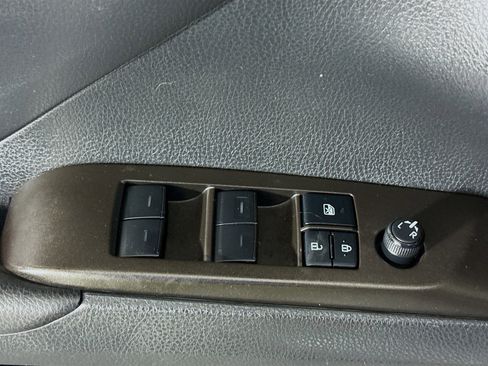 Used 2022 Toyota Camry SE w/ Convenience Package FWD image 24