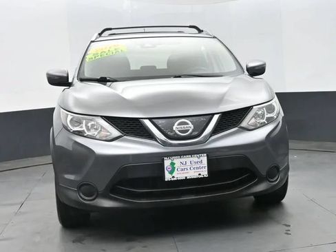 Used 2019 Nissan Rogue Sport SV FWD image 2