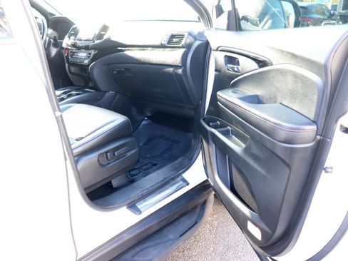 Used 2021 Honda Ridgeline Black Edition image 15