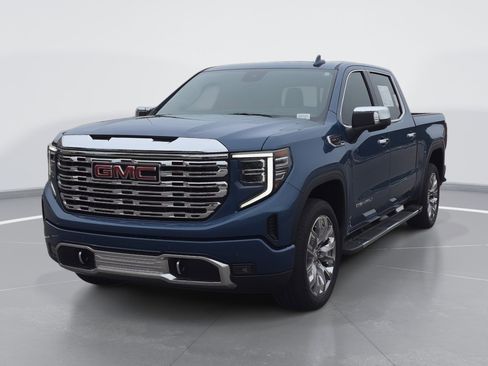 Used 2025 GMC Sierra 1500 Denali w/ Technology Package AWD/4WD image 7