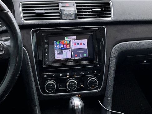 Used 2014 Volkswagen Passat 1.8T SEL Premium image 7