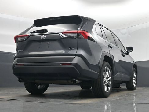 Used 2020 Toyota RAV4 XLE Premium image 49