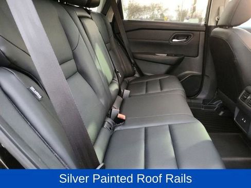 Used 2025 Nissan Rogue SV w/ SV Premium Package image 13