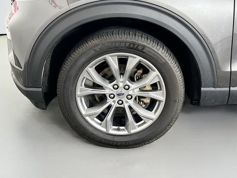 Used 2020 Ford Explorer XLT w/ Equipment Group 202A AWD/4WD image 6