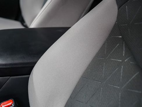 Used 2022 Toyota RAV4 XLE w/ Convenience Package FWD image 20
