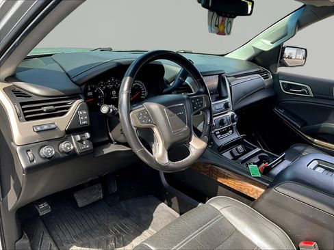 Used 2018 GMC Yukon XL Denali w/ Denali Ultimate Package AWD/4WD image 17