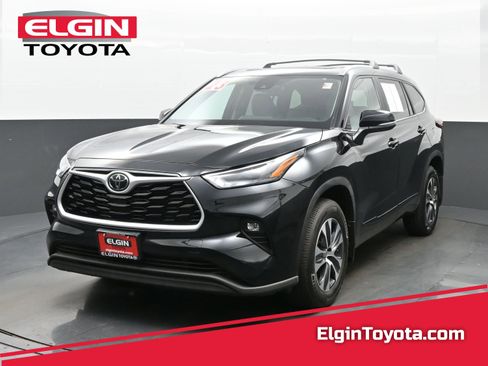 Used 2023 Toyota Highlander XLE AWD/4WD image 1