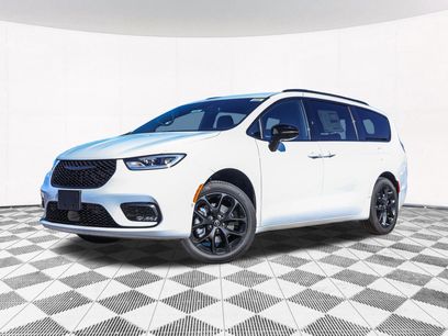 New 2026 Chrysler Pacifica Select w/ S Appearance Package