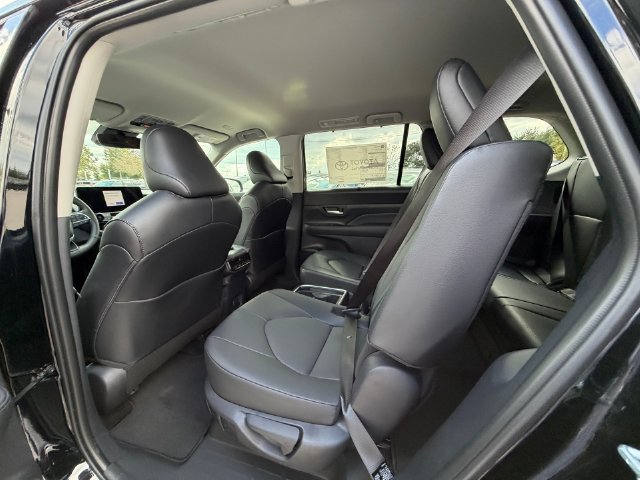 New 2026 Toyota Grand Highlander AWD image 17