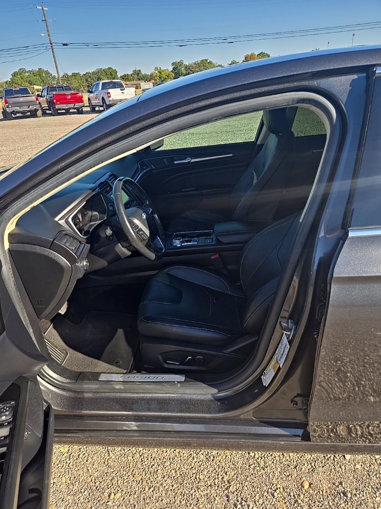 Used 2019 Ford Fusion Titanium FWD image 13