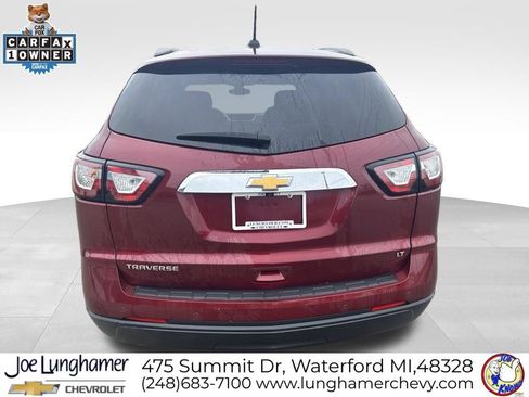 Used 2017 Chevrolet Traverse LT w/ Style and Technology Package FWD image 4