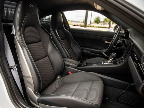 Certified 2018 Porsche 911 Carrera T RWD image 35