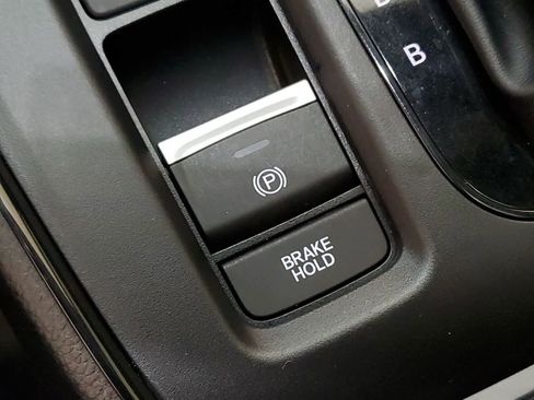 Certified 2025 Honda CR-V Sport image 32