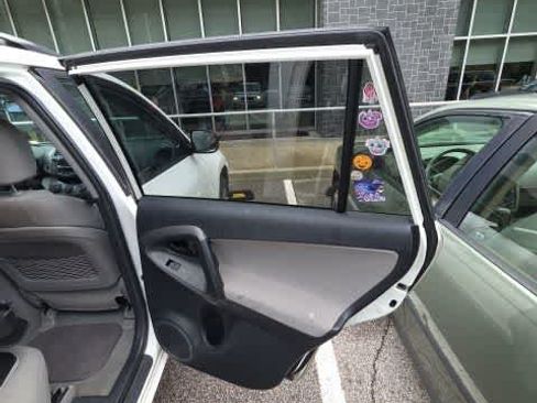 Used 2011 Toyota RAV4 4WD w/ Upgrade Value Pkg image 22