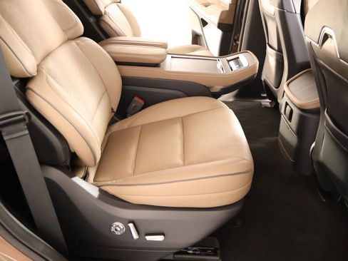 New 2026 Lincoln Navigator Black Label AWD/4WD image 16