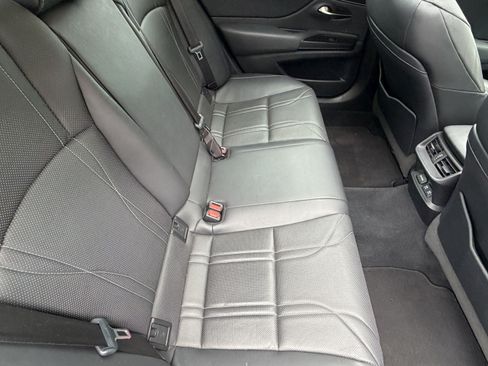Used 2019 Lexus ES 350 Ultra Luxury w/ Accessory Package 2 FWD image 39