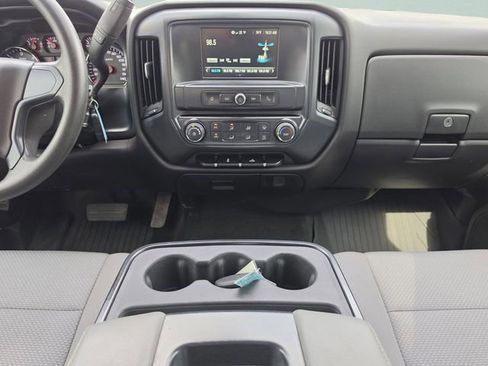 Used 2018 Chevrolet Silverado 1500 Custom w/ Custom Value Package RWD image 17