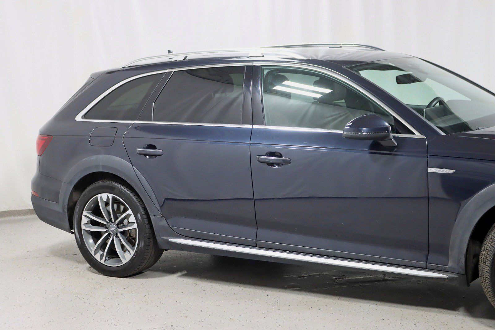 Used 2018 Audi A4 2.0T allroad Premium Plus AWD/4WD image 3