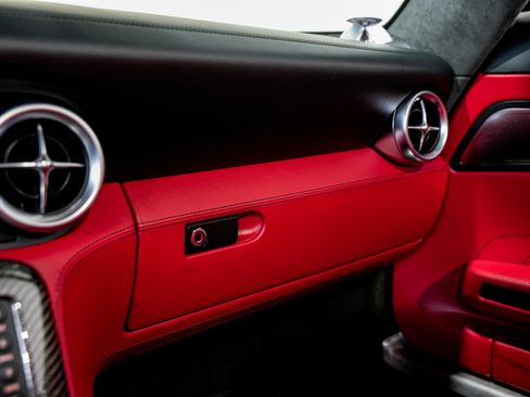 Used 2012 Mercedes-Benz SLS AMG Roadster image 16