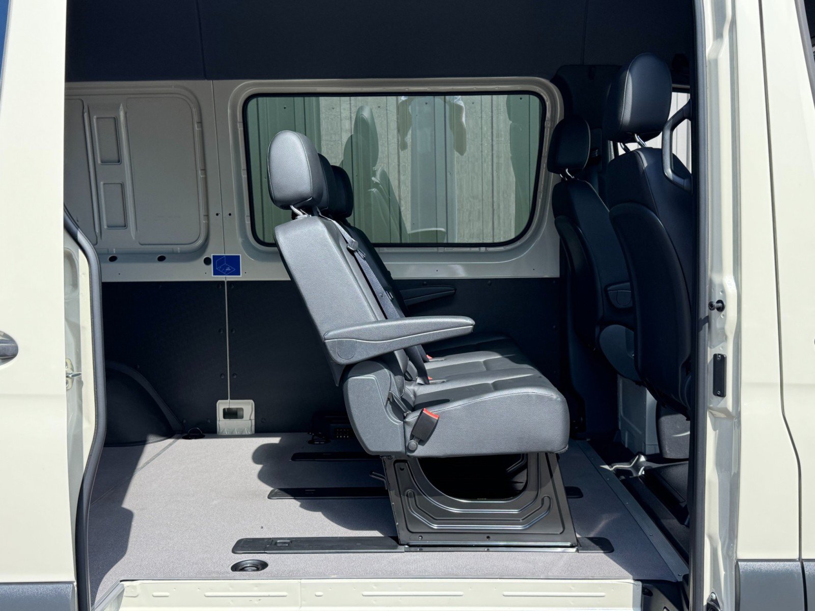 Used 2021 Mercedes-Benz Sprinter 2500 w/ Comfort Plus Package image 33