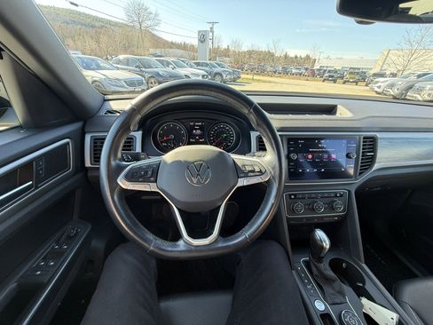 Certified 2020 Volkswagen Atlas Cross Sport SE w/ Panoramic Sunroof Package image 25