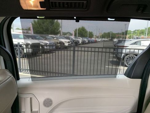 Certified 2022 Toyota Sienna XLE FWD image 10