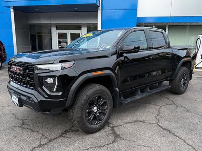Used 2024 GMC Canyon Elevation w/ Convenience Package
