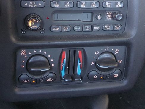 Used 2005 Chevrolet Monte Carlo SS w/ Preferred Equipment Group FWD image 29