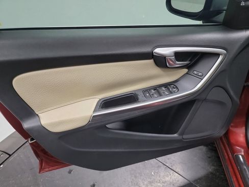 Used 2012 Volvo S60 T5 image 13