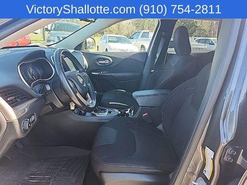 Certified 2016 Jeep Cherokee Latitude w/ Safety/Convenience Group image 18