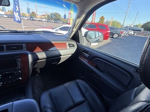 Used 2009 Chevrolet Suburban LT AWD/4WD image 27