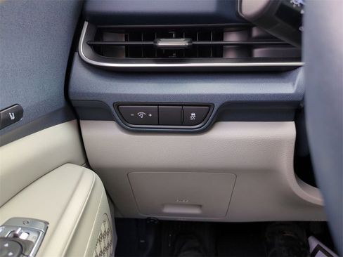 Certified 2026 Kia Carnival EX image 17