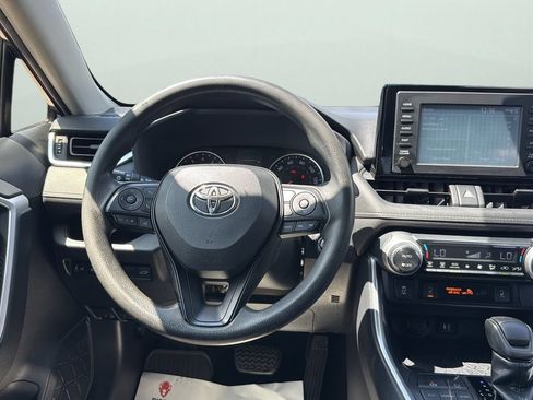 Used 2019 Toyota RAV4 XLE w/ Convenience Package FWD image 12