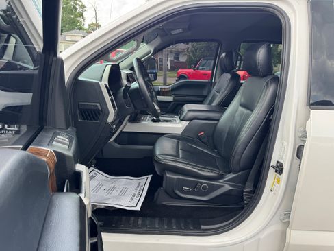 Used 2018 Ford F150 Lariat w/ Equipment Group 502A Luxury AWD/4WD image 10