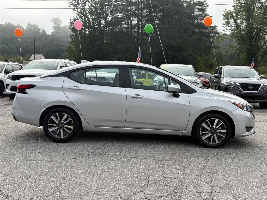 Used 2023 Nissan Versa SV FWD image 3