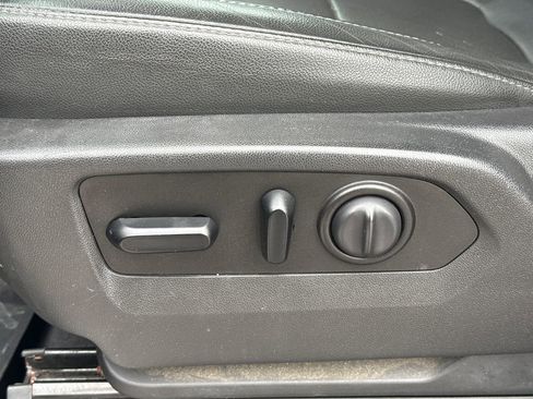 Used 2020 GMC Sierra 2500 SLT w/ SLT Premium Plus Package image 19