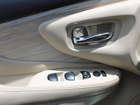 Used 2015 Nissan Murano S FWD image 20